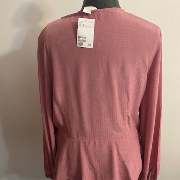 H & M Jacquard Weave wrap over top, size 18 - Picture 3 of 4